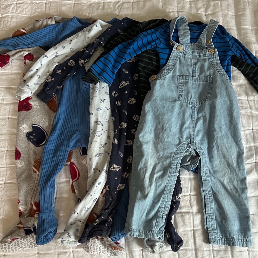 7 Piece 18mo. Baby Clothing Bundle with Overalls and Onesies (052) - Picture 1 of 1